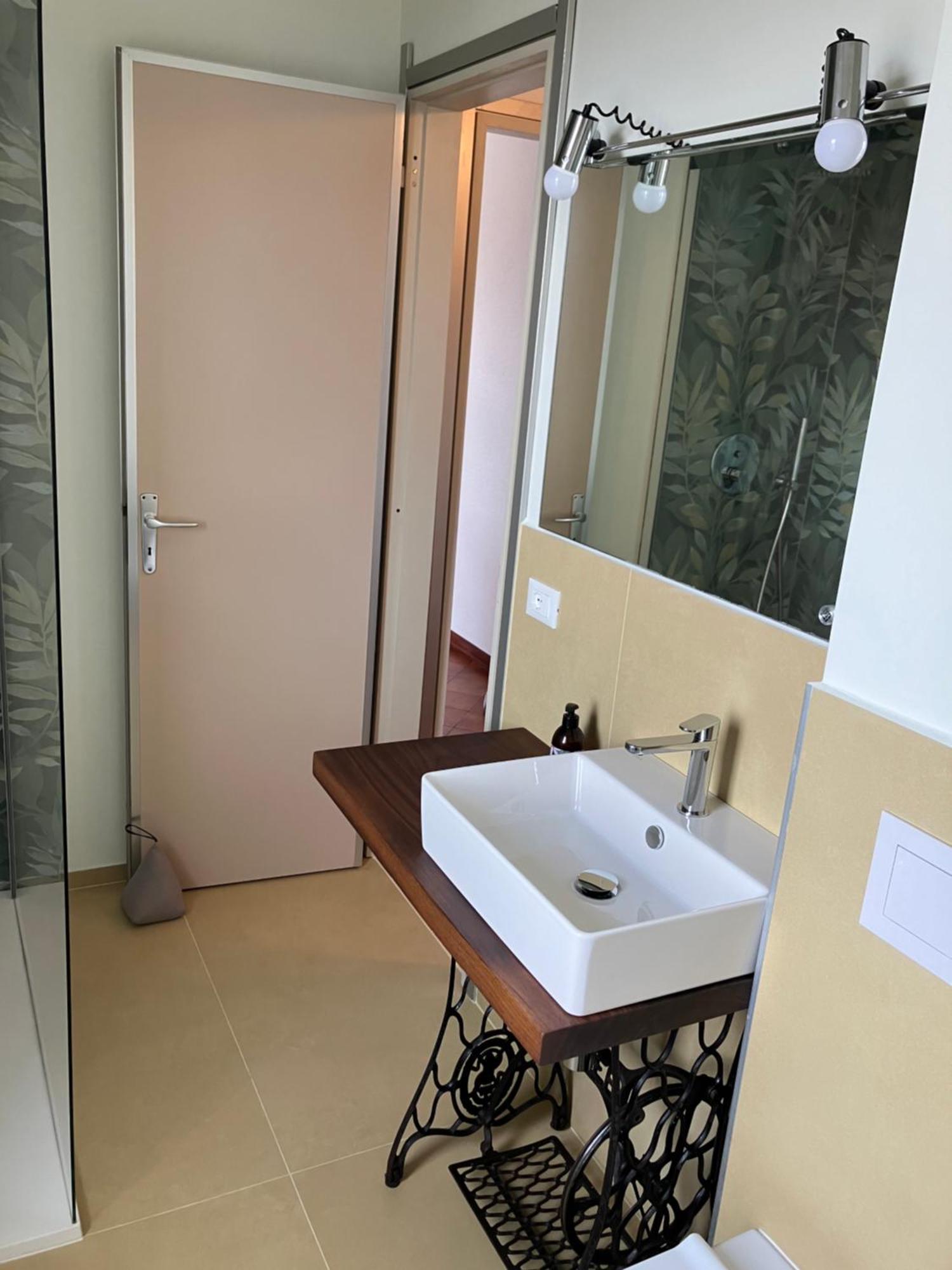 Aria Luce Mare Apartment ซานบาร์โตโลเมโอ อัล มาเร ภายนอก รูปภาพ
