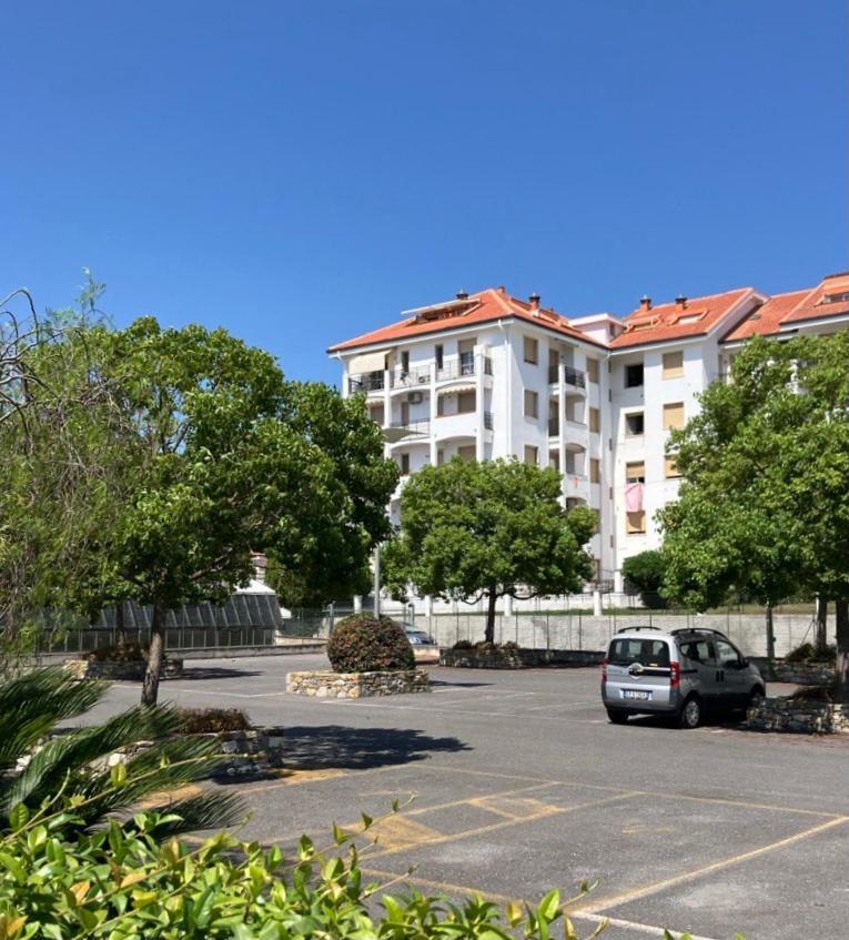 Aria Luce Mare Apartment ซานบาร์โตโลเมโอ อัล มาเร ภายนอก รูปภาพ
